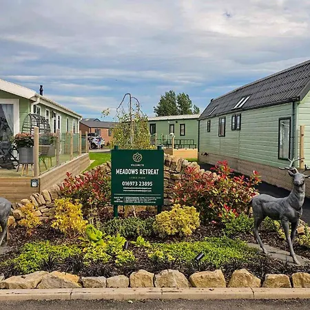 Lodge Foxgloves And Ivy Cockermouth
